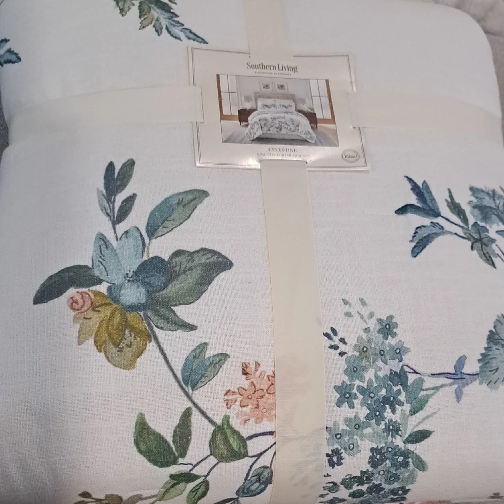 Southern Living Classic Celestine Embroidered Comforter Mini Set